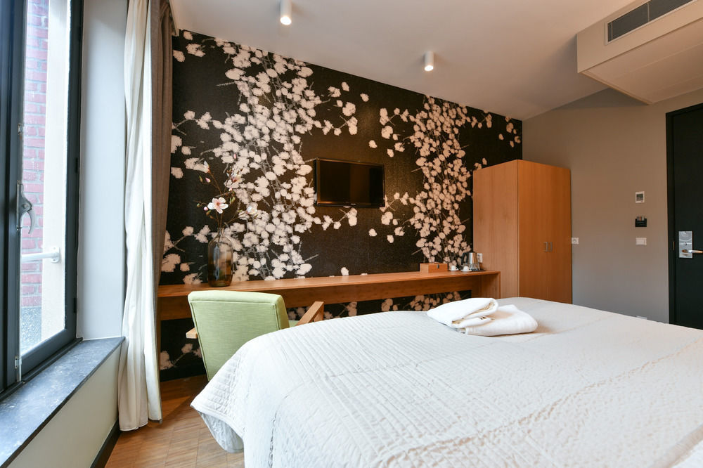 The Bank Hotel Amsterdam Bagian luar foto