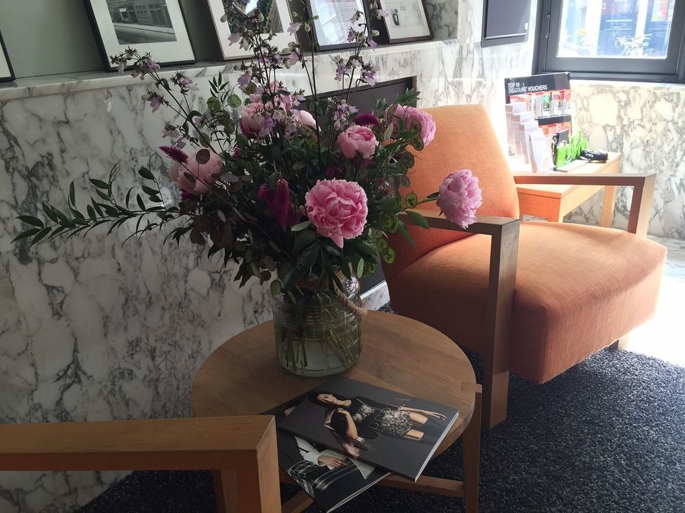 The Bank Hotel Amsterdam Bagian luar foto