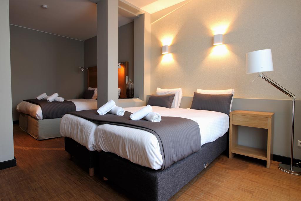 The Bank Hotel Amsterdam Bagian luar foto