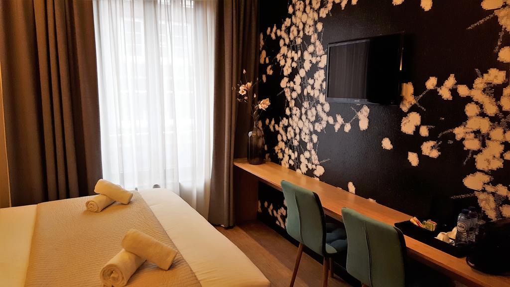The Bank Hotel Amsterdam Bagian luar foto