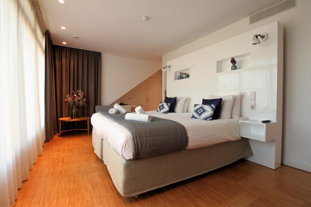 The Bank Hotel Amsterdam Bagian luar foto