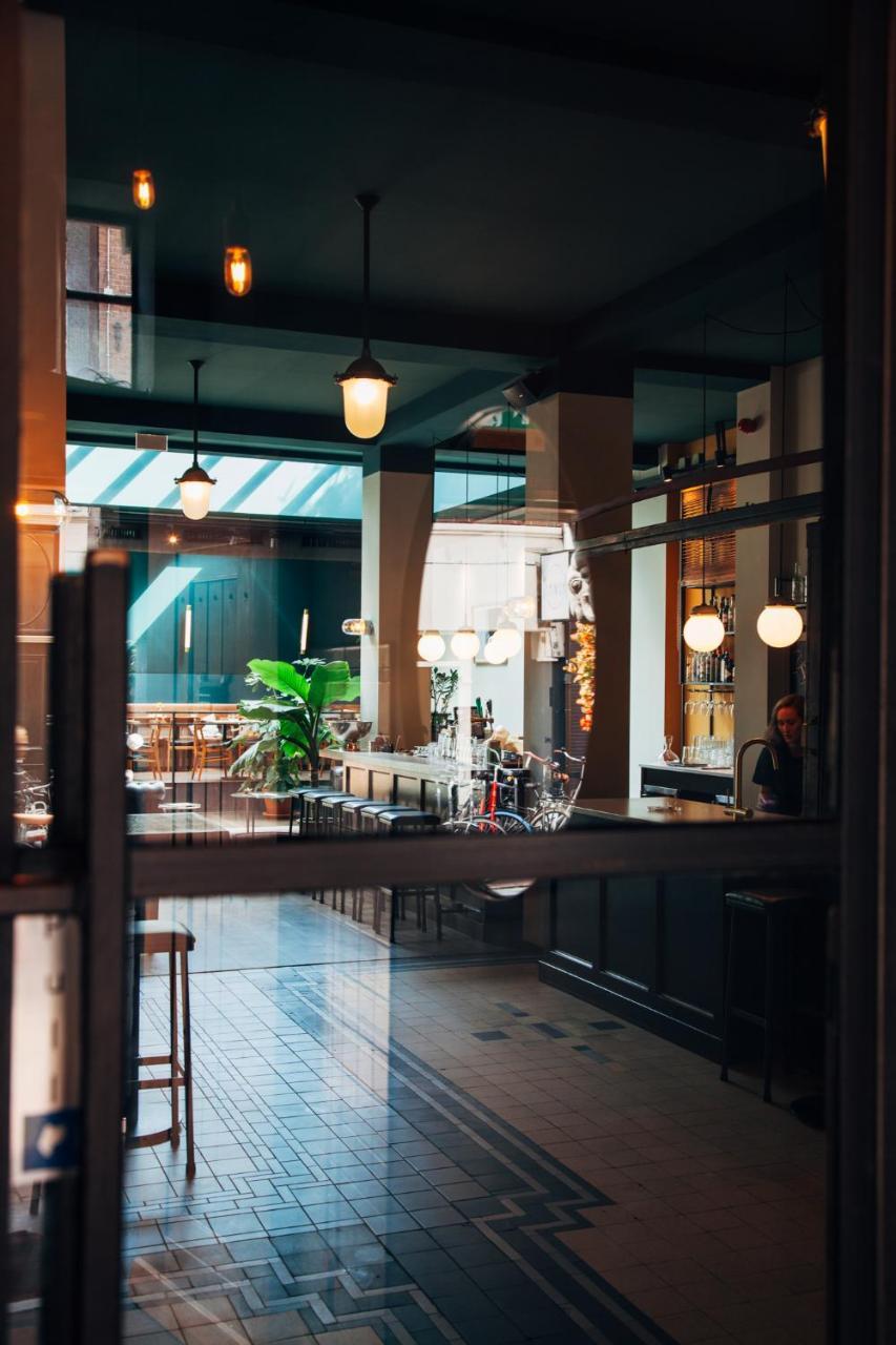 The Bank Hotel Amsterdam Bagian luar foto